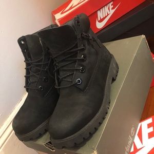 Black timberland boots